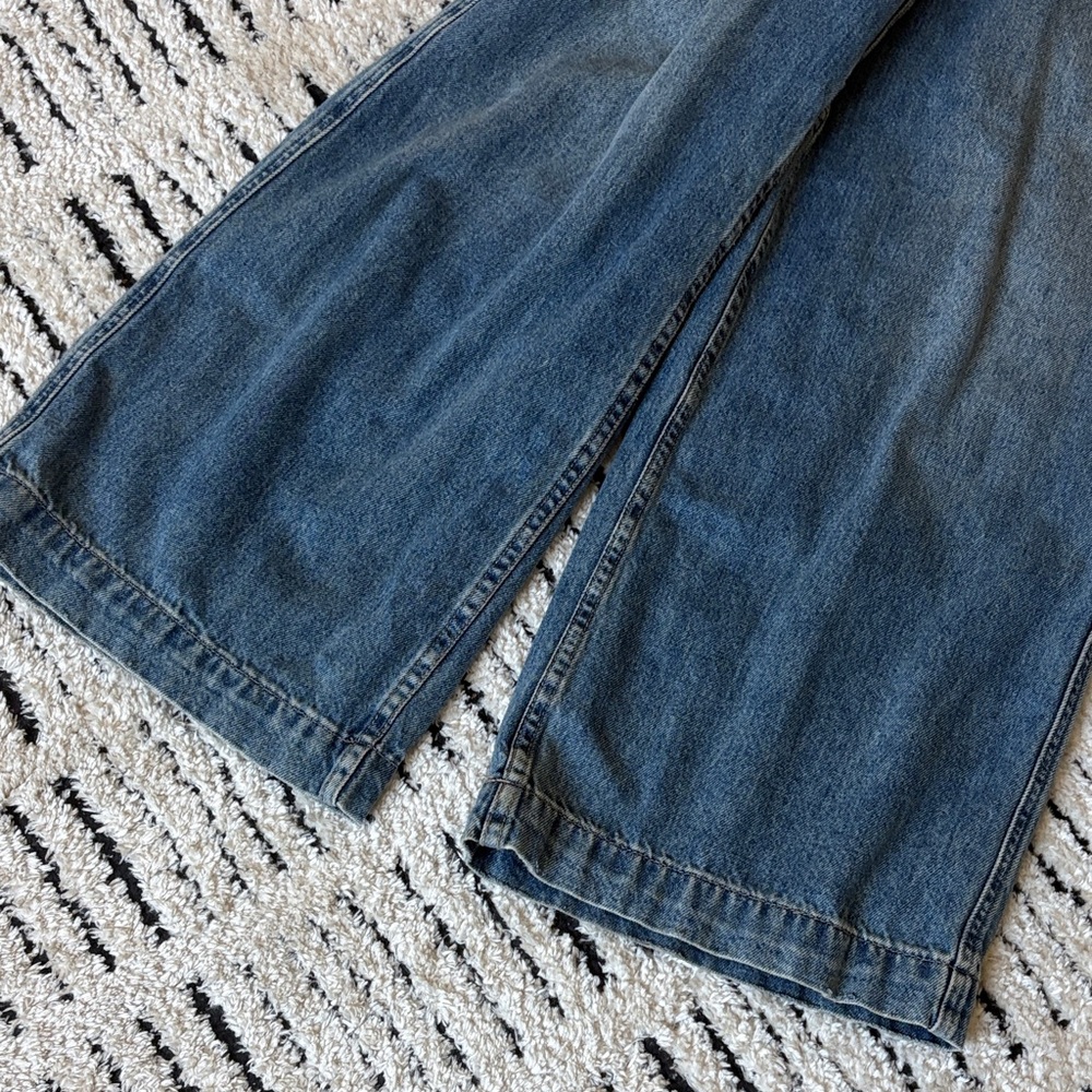 We The Free Blue Denim Women’s Overalls - Picture 6 of 9